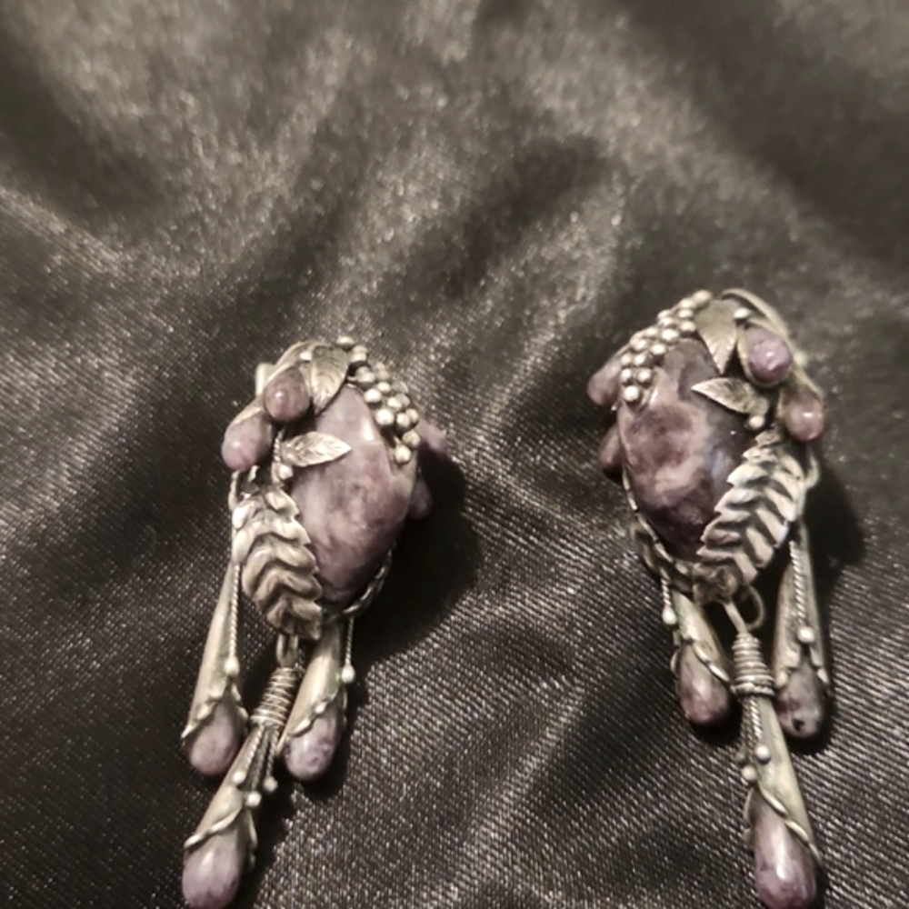 925 SS HANDCRAFTED AMETHYST LARGE DROP EARRINGS W/MANY DETAILS.